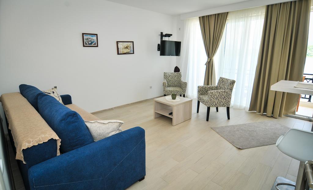 Apartments Zukovac Tivat Eksteriør bilde